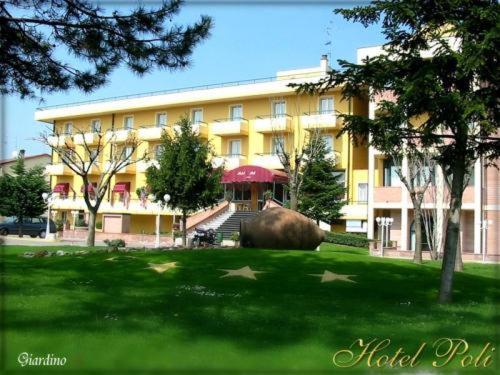 Hotel Poli Castelnovo di Sotto Exterior photo